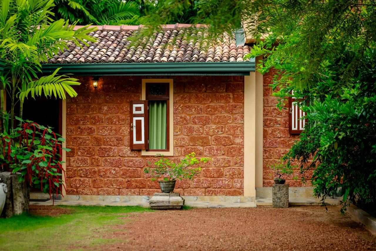Lenora Villa Bentota